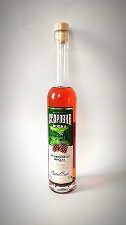 0,5L Wodka mit Pinienkernen alc.40° // Водка на Кедровых Орехах